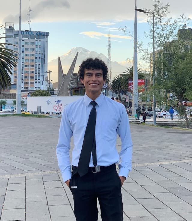 Foto de Kevin Cueva, ponente en Build with AI Cuenca 2026